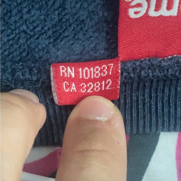 Supreme Black Crewneck Sweater running small fit S-M - Picture 3 of 5